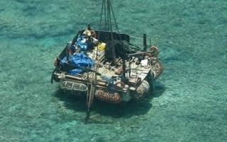 China tows floating structure inside shoal