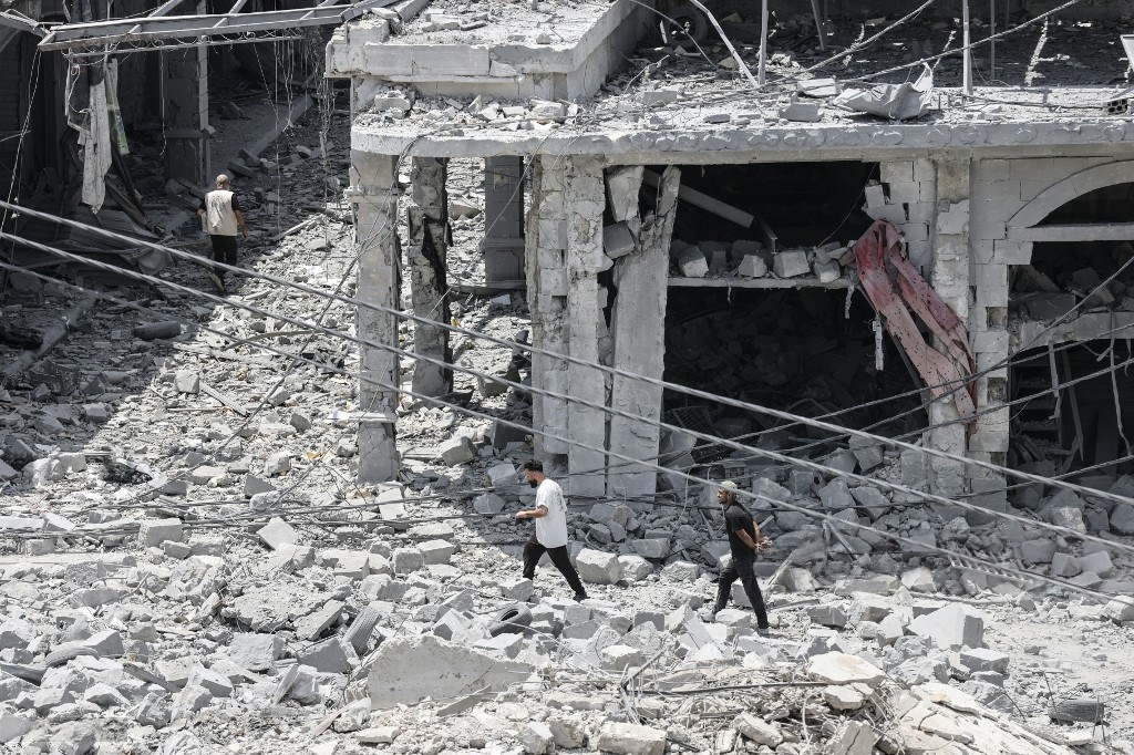 Lebanese mourn destroyed homes, livelihoods