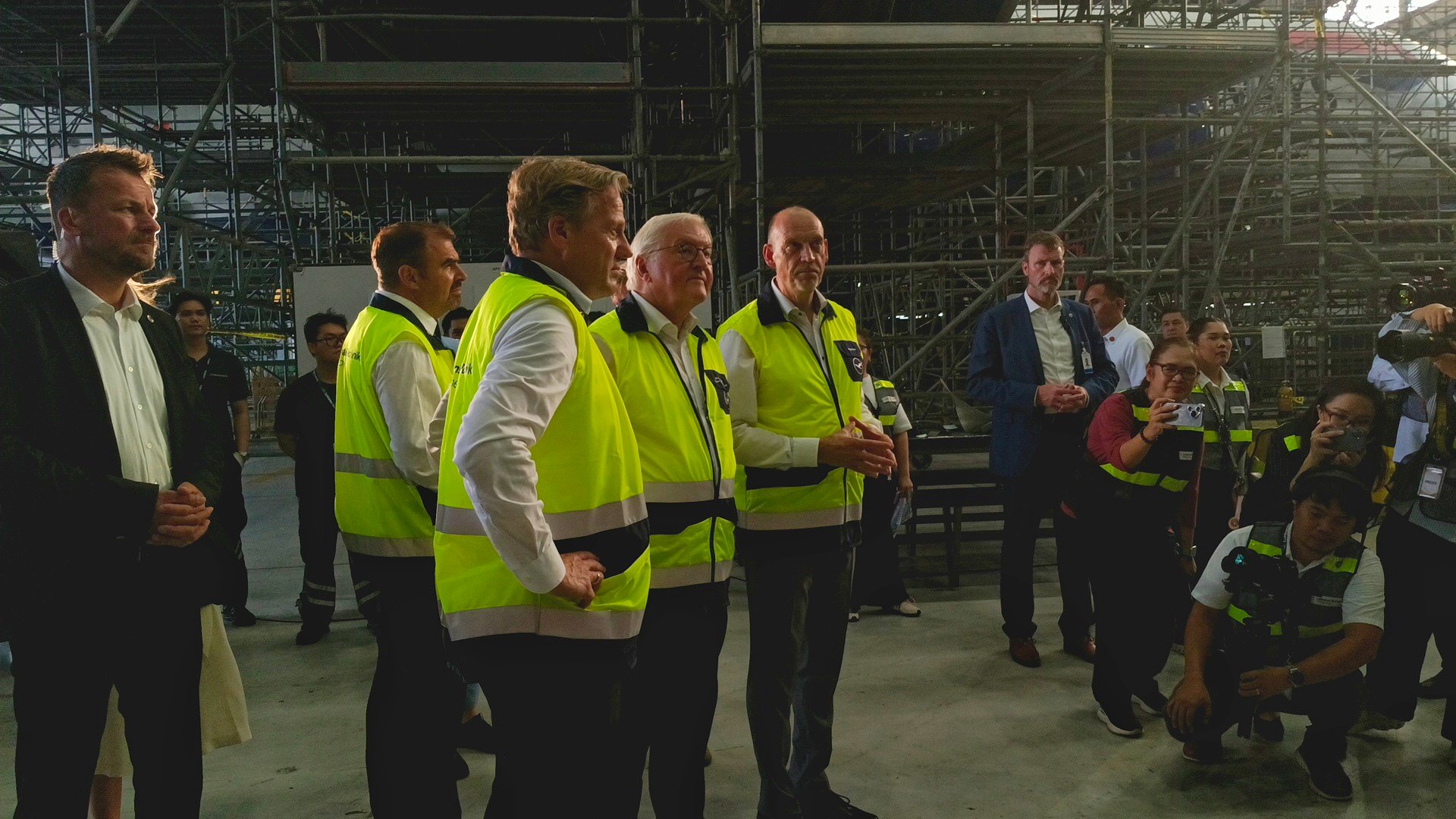 German president visits Lufthansa Technik Philippines amid planned Clark expansion