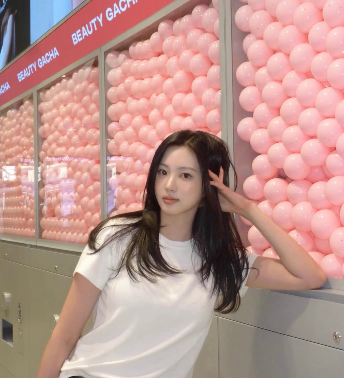 CLC's Kwon Eunbin bids farewell to showbiz