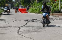 Quake-hit families secure shelter aid