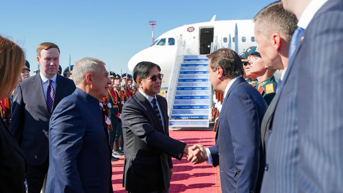 Marcos starts Russia visit