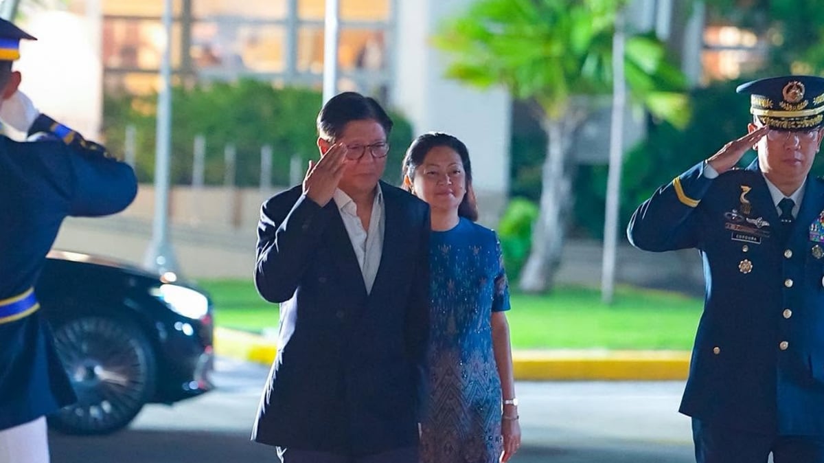 FL sees PBBM off on short Russia trip