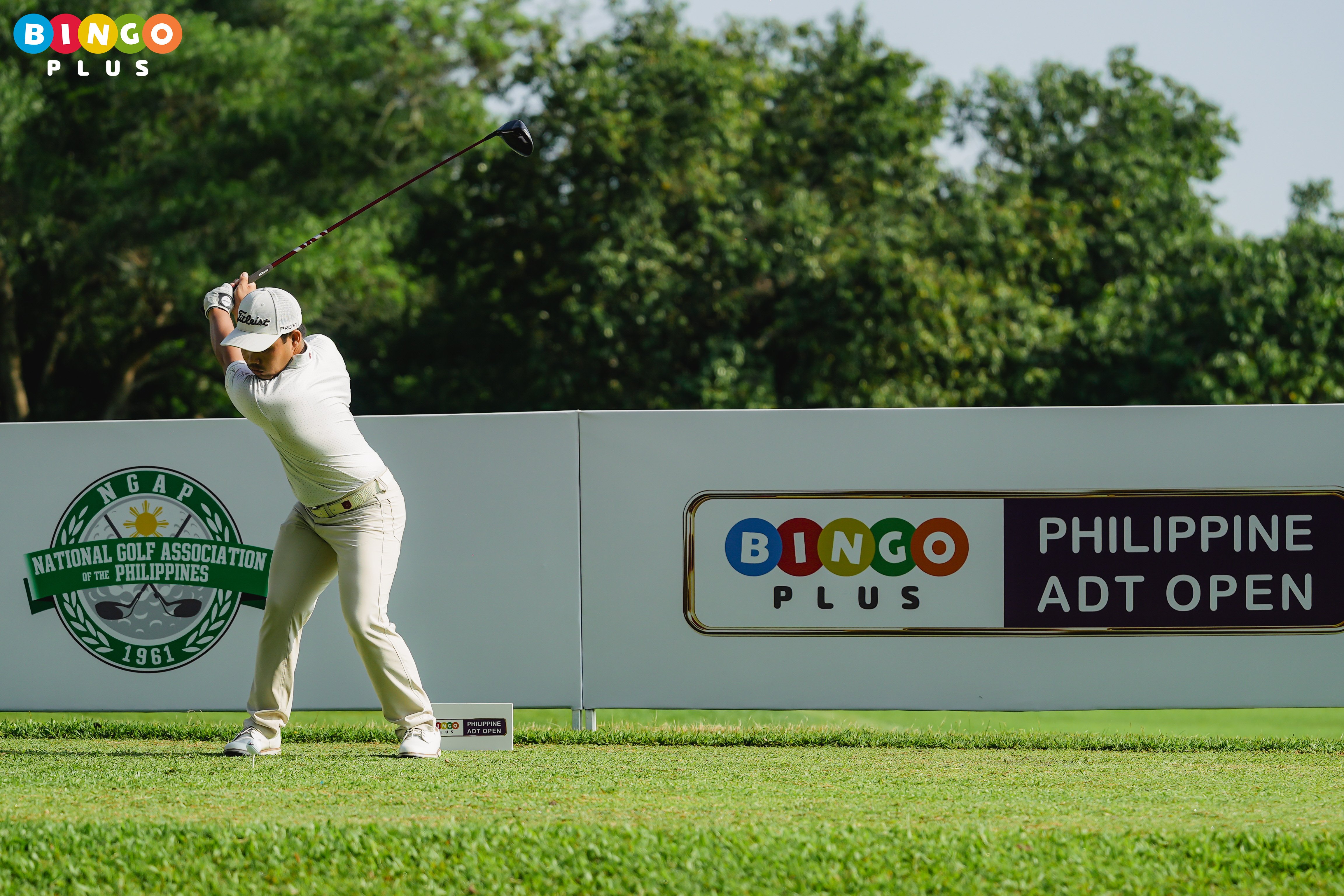 Plumb fires 64 to seize Day 1 lead at BingoPlus Philippine ADT Open