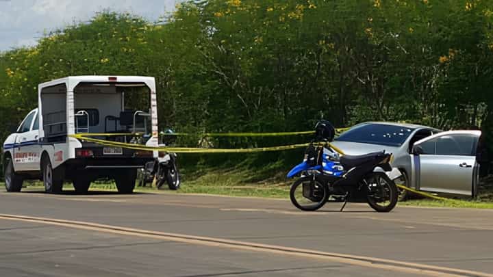 Manhunt launched after highway heist