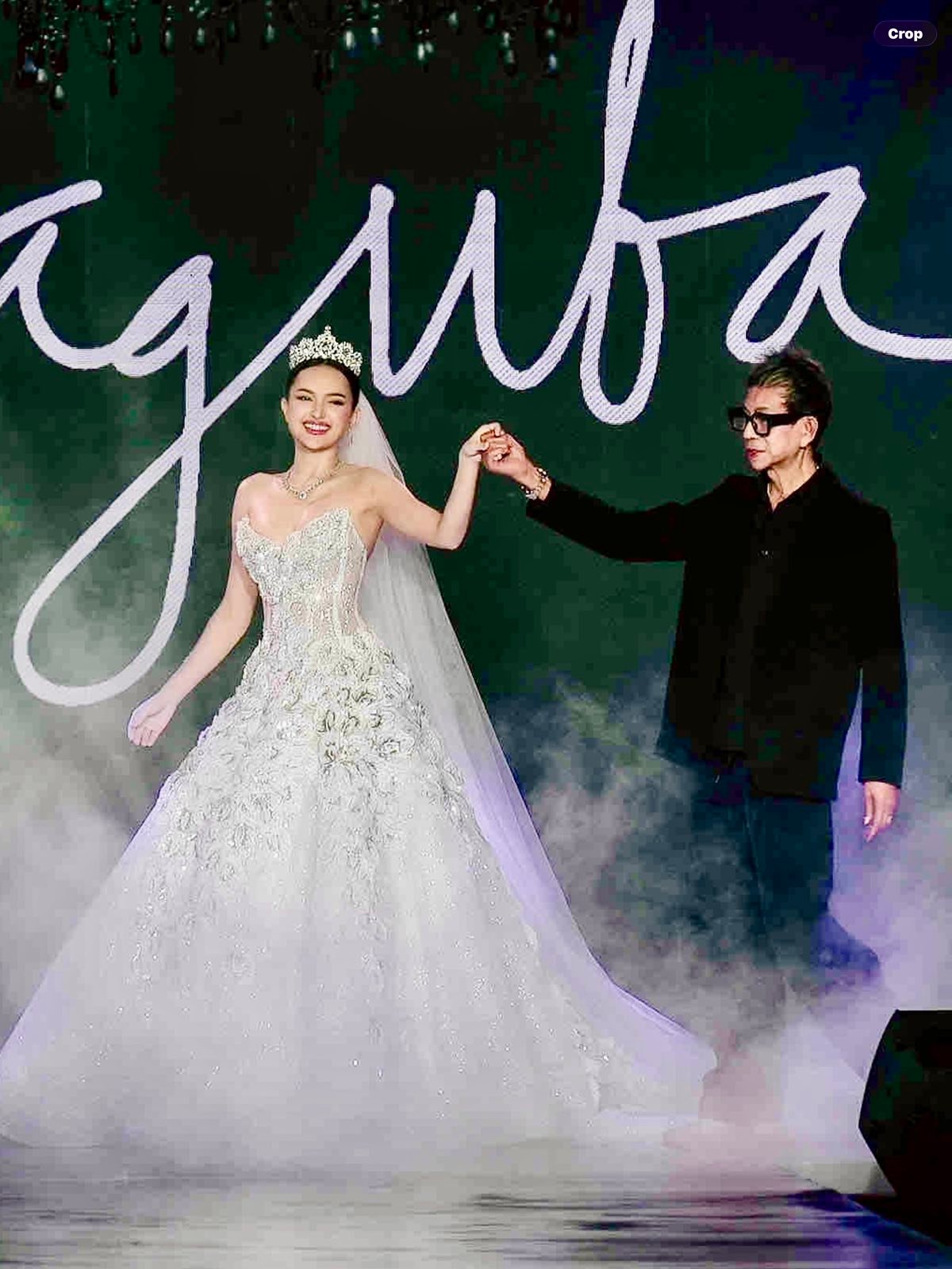 Luminous designs down the aisle