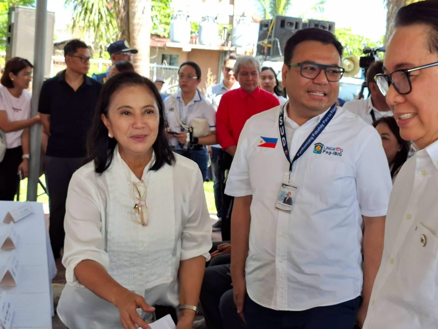 Leni commends Marcos housing push