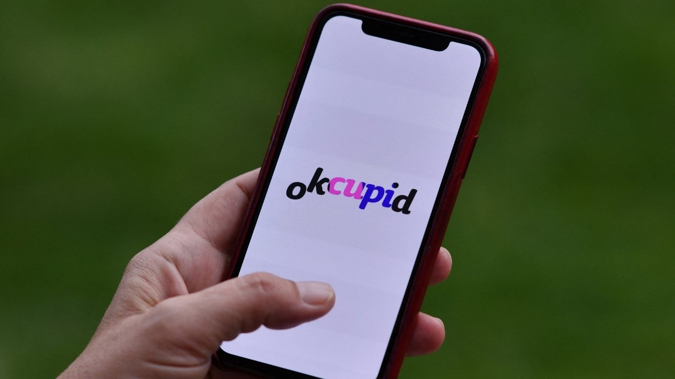 Officials cite dating apps in HIV spread