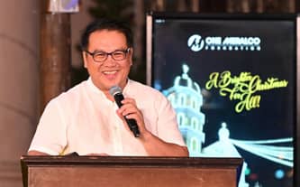 GOING back to his roots. Meralco Senior Vice President of DU Strategic Partnerships Atty. Arnel Casanova delivering a speech during One Meralco Foundation’s event in Lipa, Batangas.