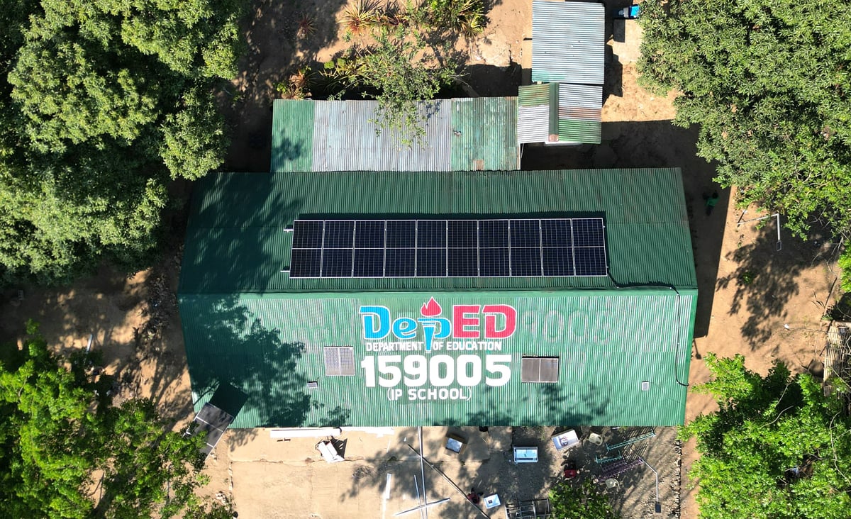 SOLAR panels installed on the roof of Mabaldog ES provide continuous electricity to power electric fans, lighting, mobile phones, Smart TV and the satellite internet.