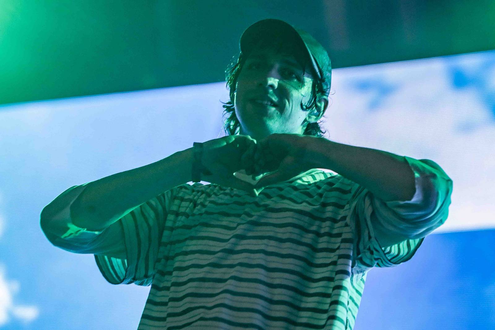 Kawai future bass producer and dj Porter Robinson blasted melodic beats and hits throughout his set on the first day of &friends music festival at Okada Manila on Friday, June 19.

The event will continues the following with various producers flowing the party including Galantis and Yellow Claw.| Aram Lascano