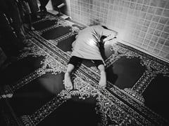 Praying cop shot dead inside mosque