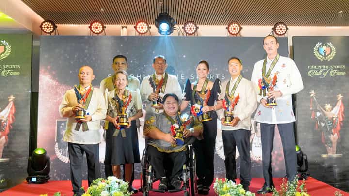 LEGENDARY athletes Mansueto ‘Onyok’ Velasco, Isidro del Prado, Adeline Dumapong-Ancheta, Bea Lucero-Lhuillier, Cecil Mamiit and Ramon Fernandez grace the 5th Philippine Sports Hall of Fame Enshrinement Ceremony on Saturday night. Also with them was Catherine de Santos-Pacheco, the daughter of the late Eduardo Pacheco.
