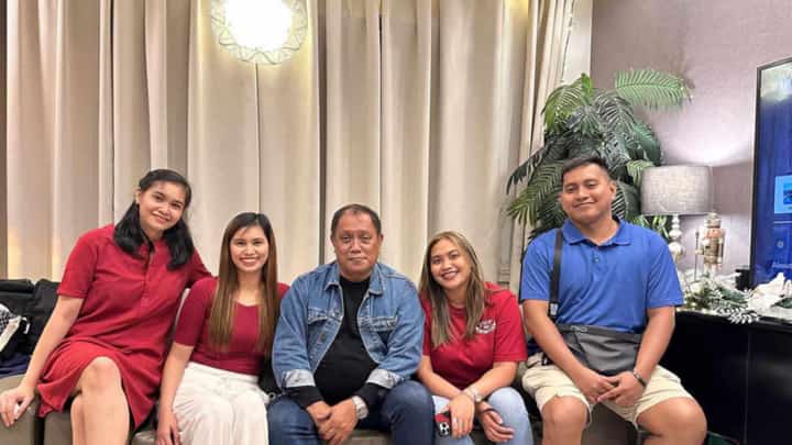 Single dad sends all 7 kids thru college