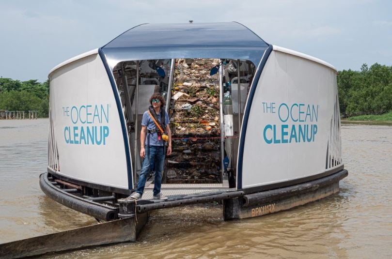 This relentless dreamer cleans the world’s oceans

