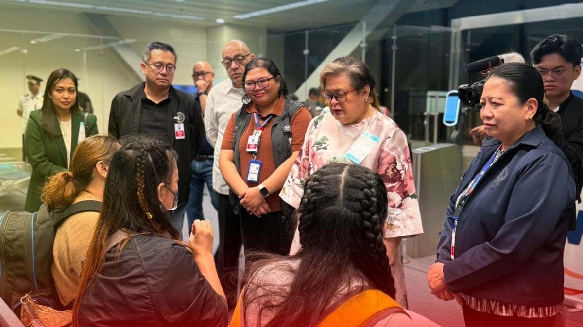 24 OFWs freed from Russia return home