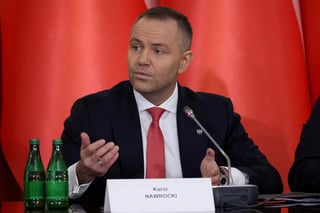 Zelensky, other officials return Polish awards 
