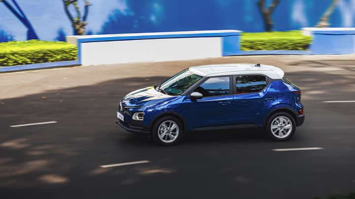 VINFAST VF 5 takes Rentapasada’s lower-cost EV option to drivers looking to cut fuel expenses and enter transport service work.
