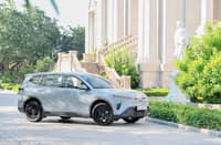 VF MPV 7 is a seven-seat electric MPV built with features for wet-season family driving.