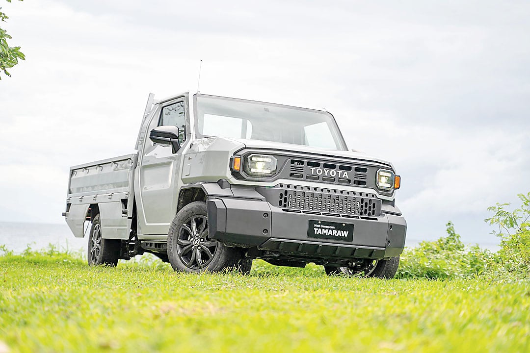 TAMARAW Dropside Diesel M/T heads Toyota’s workhorse lineup with straight cash savings this month.