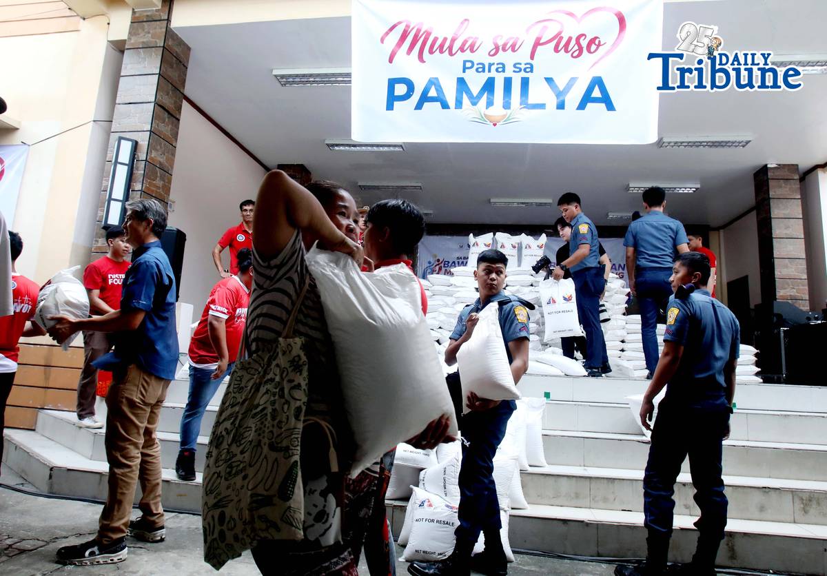 (June 22 2026) Residents at Barangay Dona Imelda in Quezon City on Monday June 22 2026, queued to receive a 10 kilos of rice during the First Lady rice distribution drive launching. First Lady Louise Araneta Marcos spearheaded a rice distribution drive through community visits within Metro Manila, it is inspired by simple belief that every Family deserves food on the table is an initiative to provide immediate assistance to families across metropolis. Photo/Analy Labor