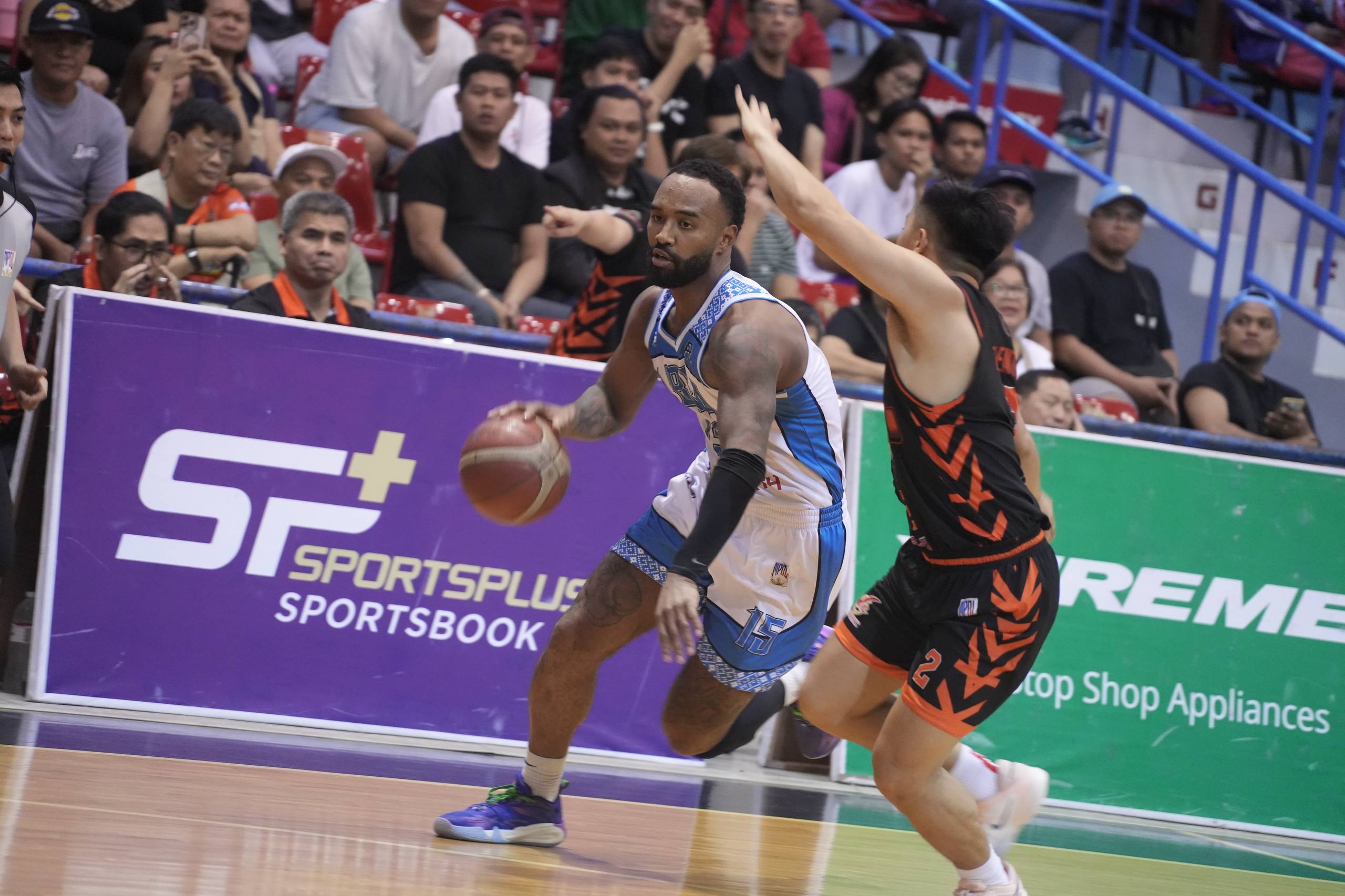 Abra sends Quezon crashing