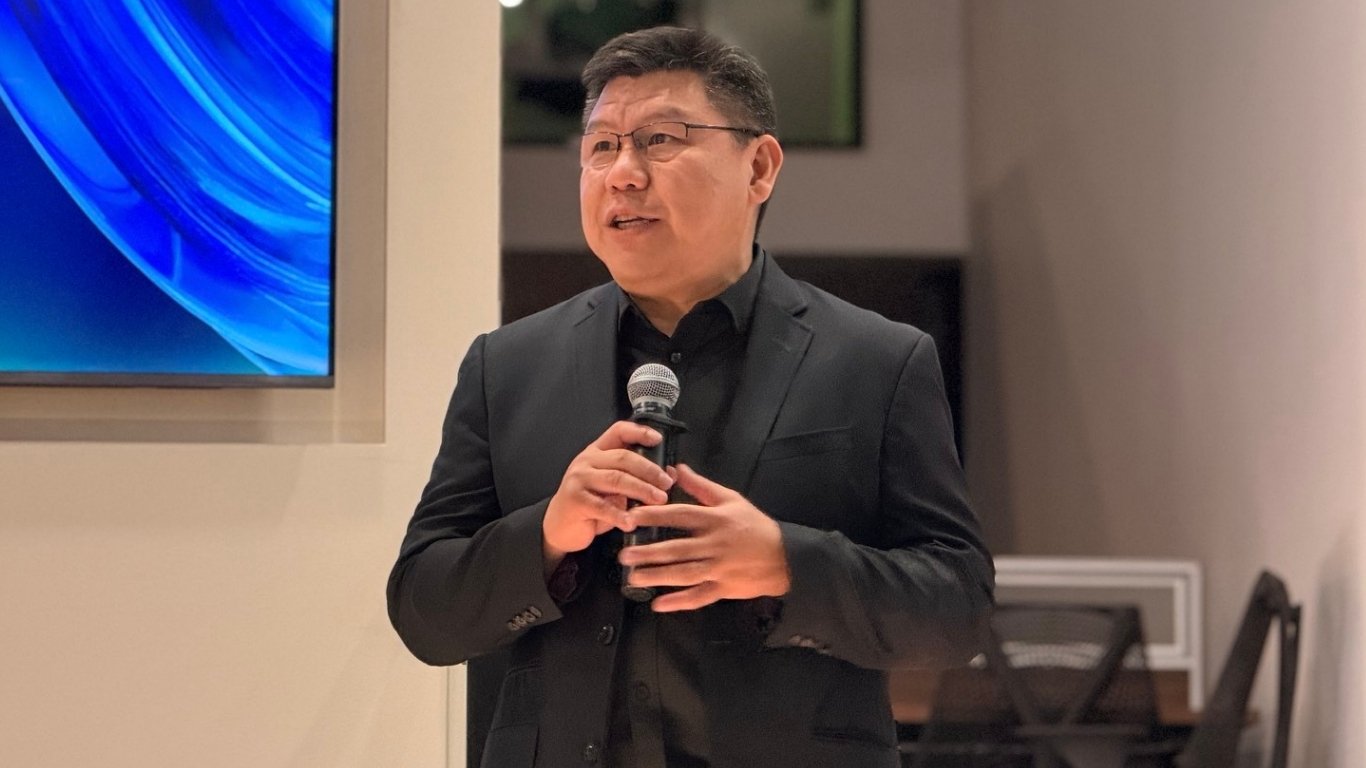 AI momentum fuels growth outlook for local firm