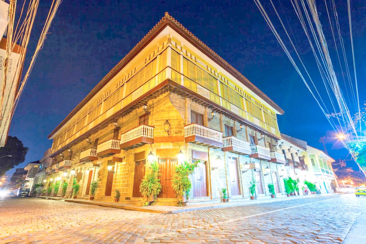 THE country’s capital boasts of mesmerizing scenery with its historic and cultural infrastructures that dazzle from dusk till dawn.