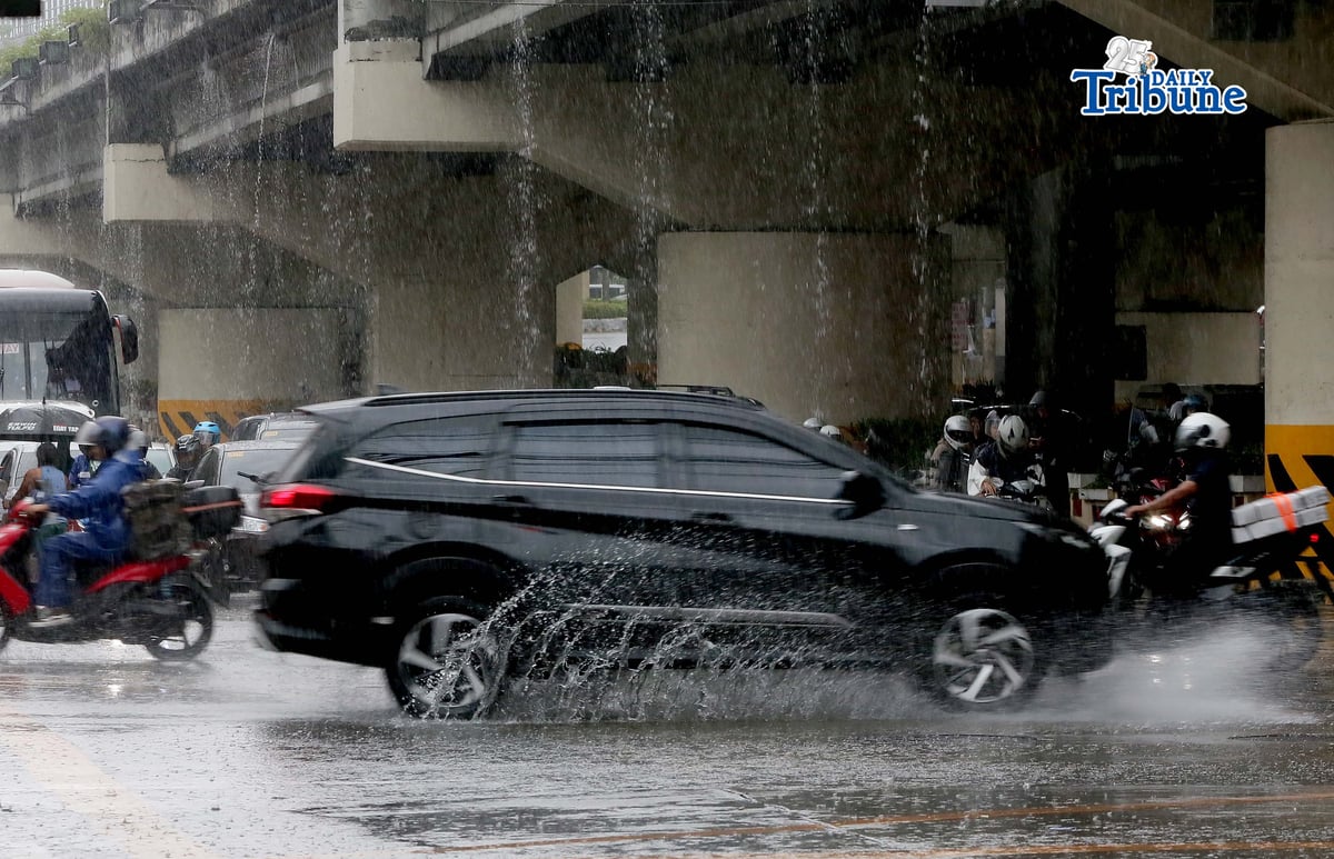 (June 24 2026) Motorists pass through when suddenly heavy rain downfall along Edsa in Kamuning Quezon City on Wednesday June 24 2026, Pagasa said thunderstorms may effect over Metro Manila, Central Luzon, Southern Luzon, the Bicol Region, Western Visayas, and the Negros Island Region. Photo/Analy Labor