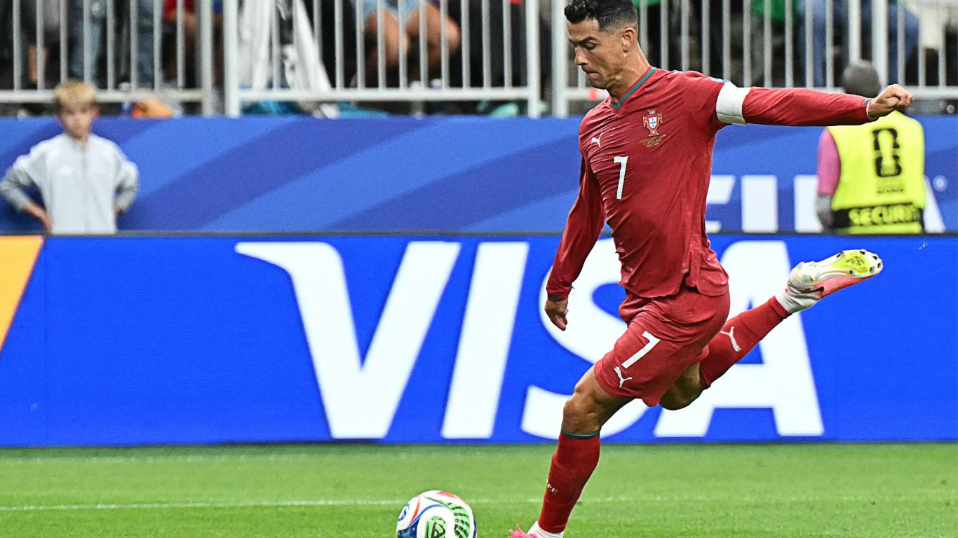 BACK WITH A VENGEANCE: Ronaldo scores in 6th World Cup stint, lifts Portugal