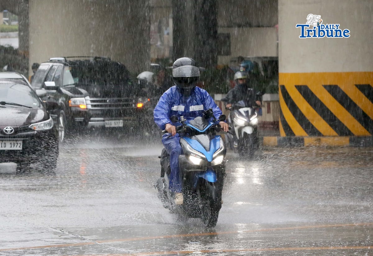 (June 24 2026) Motorists pass through when suddenly heavy rain downfall along Edsa in Kamuning Quezon City on Wednesday June 24 2026, Pagasa said thunderstorms may effect over Metro Manila, Central Luzon, Southern Luzon, the Bicol Region, Western Visayas, and the Negros Island Region. Photo/Analy Labor