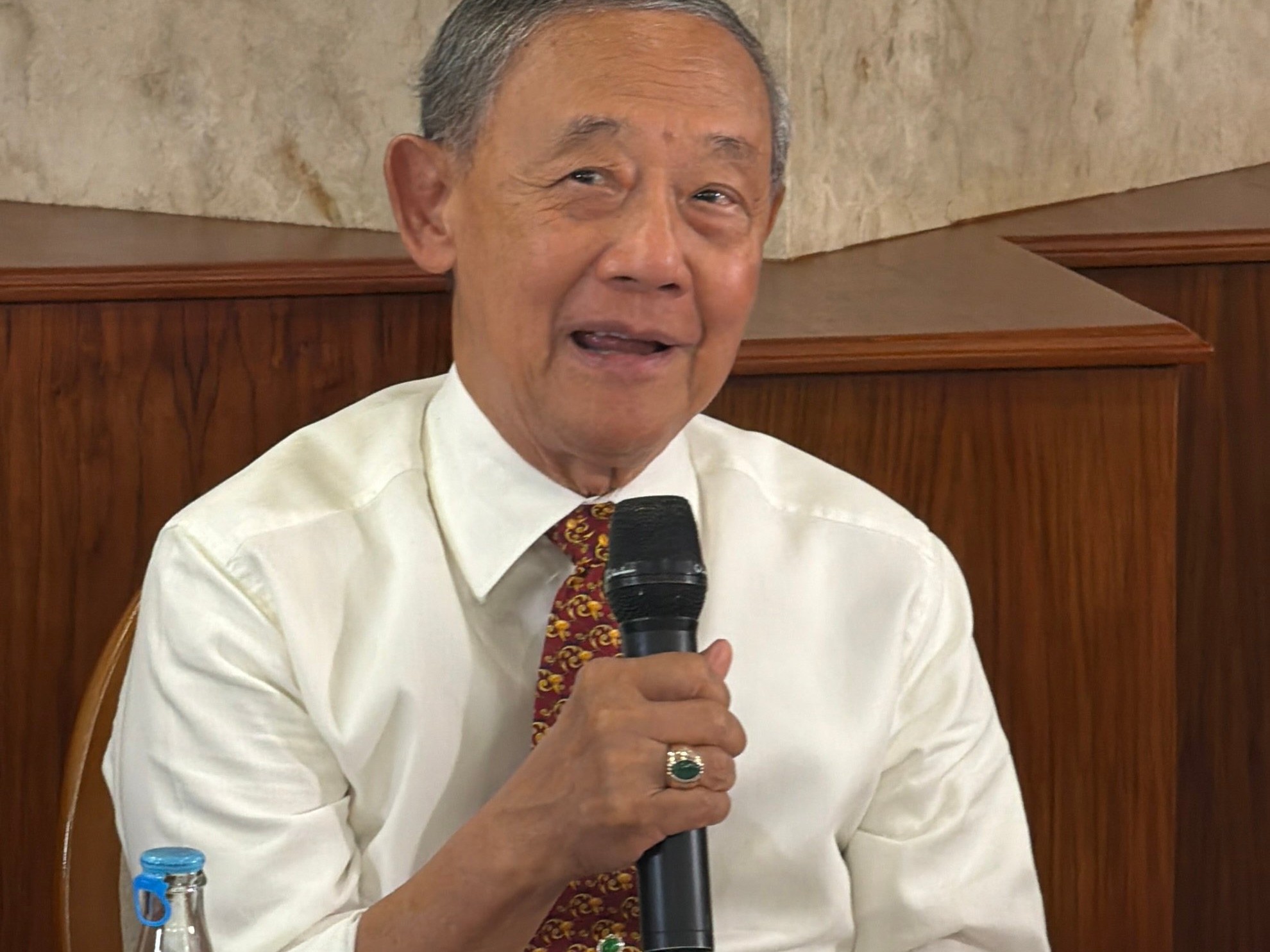 Jose Mari Chan clears air on royalty comments