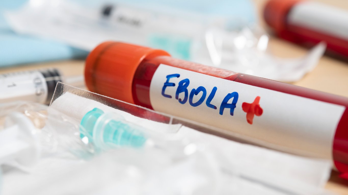 Ebola treatments trials start next week