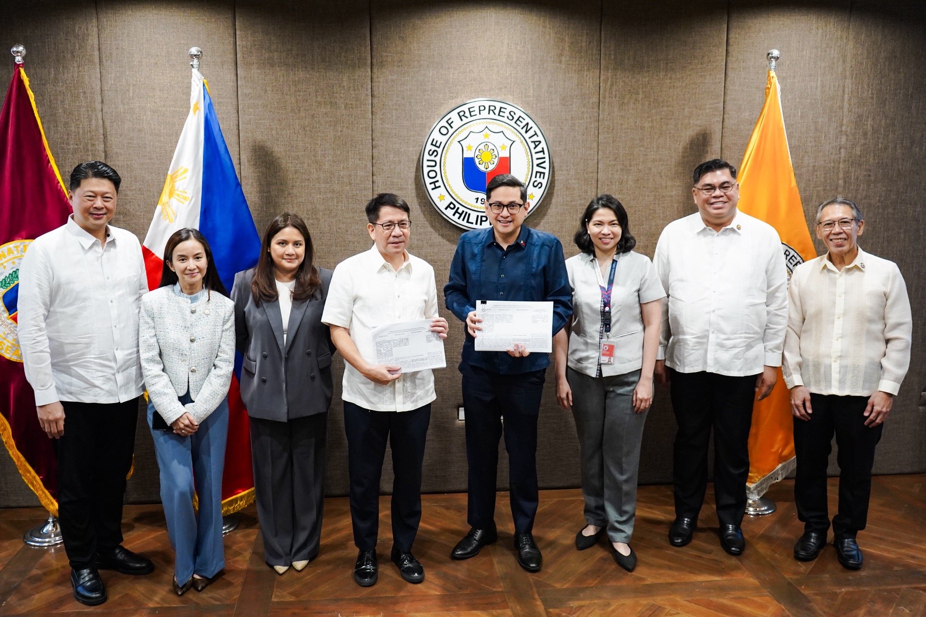 Bicam OKs vouchers for students