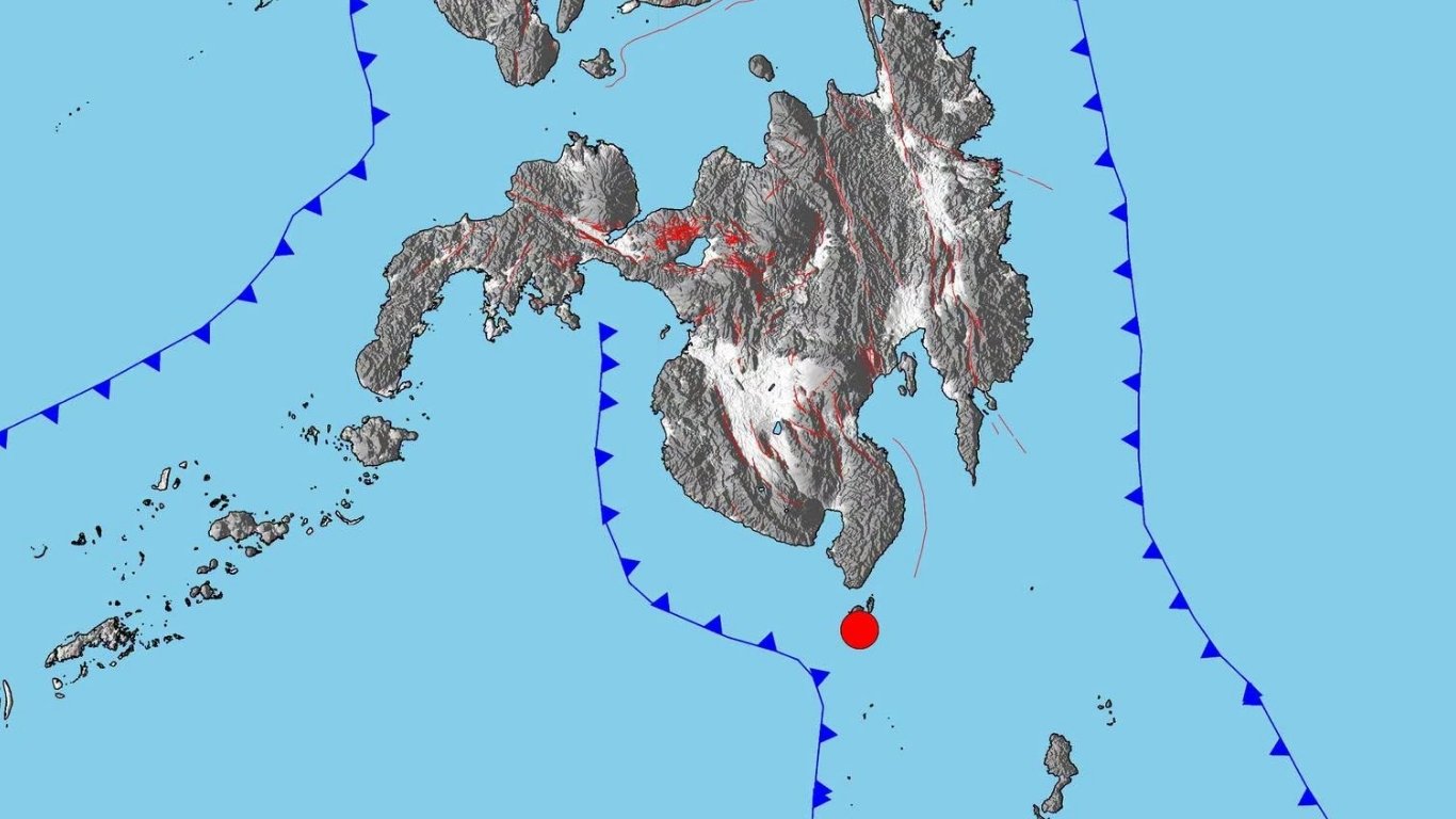 Aftershocks rattle Mindanao as Davaoeños rock on despite quake