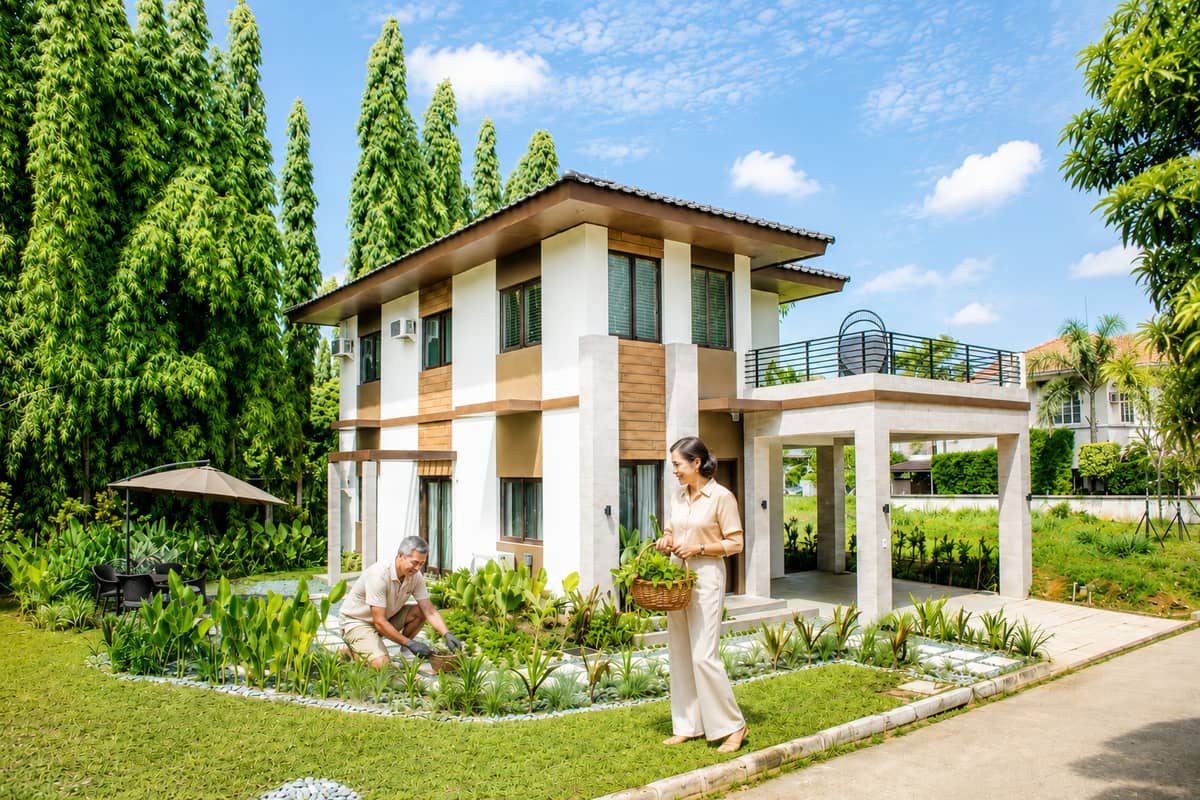 LIFESTYLE Snapshot: Cypress Model Unit Backyard