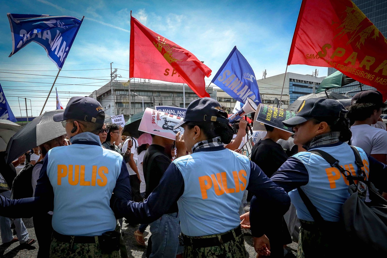Various progressive groups from different religious, environmental, and political sectors marched down from EDSA shrine to the People Power Monument in a call to end corruption in the country titled ‘White Ribbon March’ on Sunday, 28 June, 2026 in Quezon City. 

The event started with a Catholic mass at National Shrine of Mary, Queen of Peace before marching down with different organizations from different roads nearby People Power Monument where a cultural event was staged.

Authorities are seen visible during the said protest around the area.| Aram Lascano