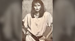 TWEETIE DE LEON: Professional model