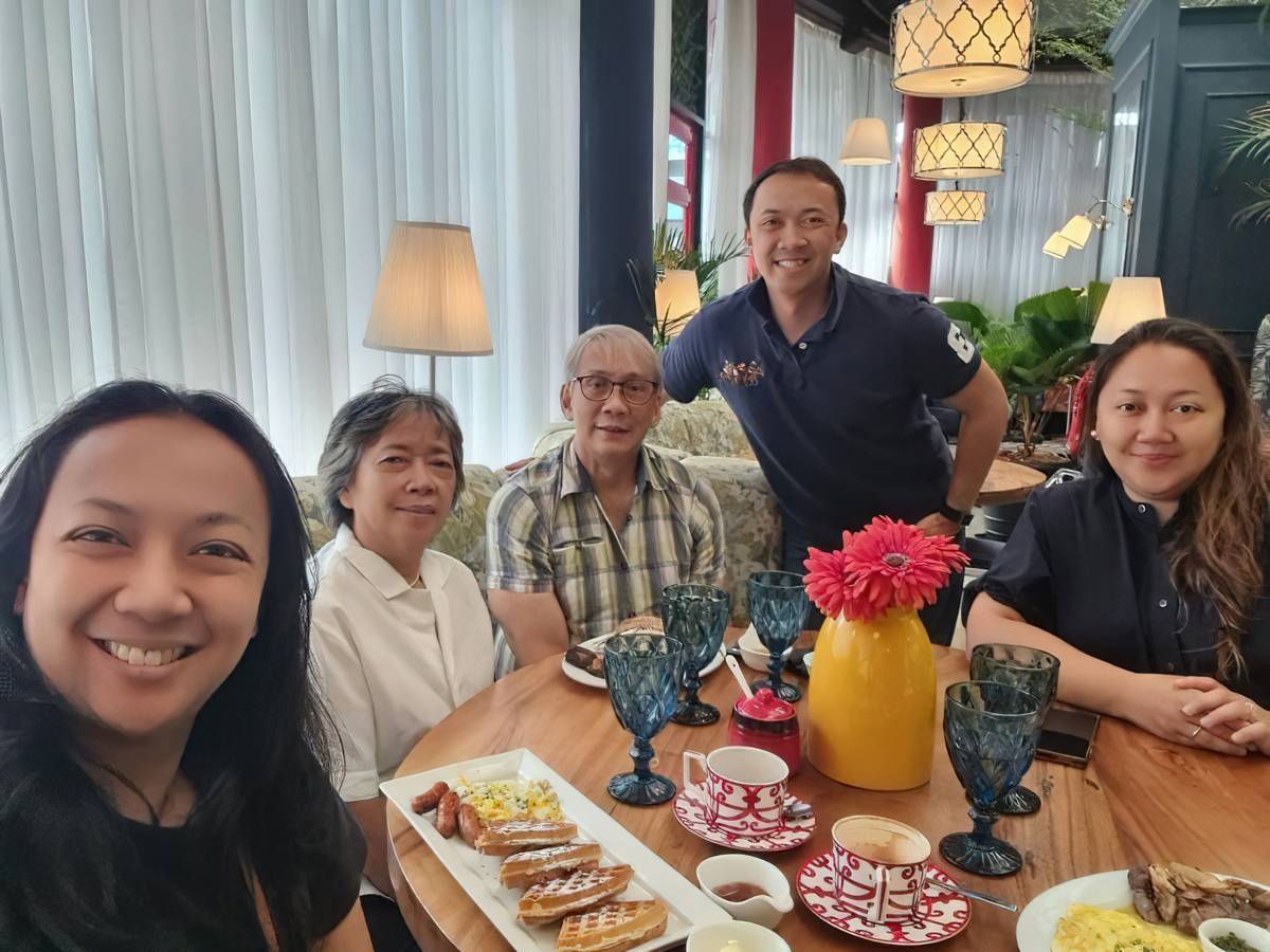 ALL in the family: Youngest daughter Gabrielle, wife Fe, Peter, son Enrique and eldest daughter Natalia.