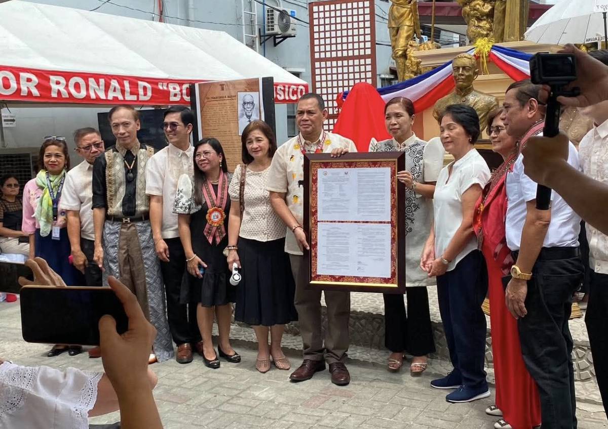 PRESENTATION of ordinance, officially declaring Baisas as Paete’s Local Hero in the Field of Science.