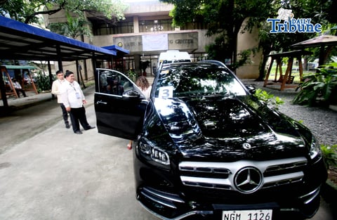 Luxury car auction 
