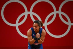 Hidilyn Diaz to train young weightlifters in Cainta