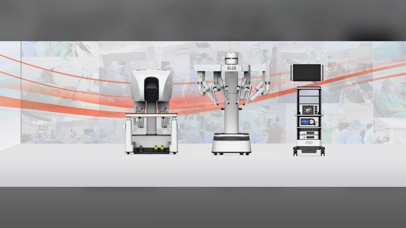 CSMC unveils affordable robotic surgery