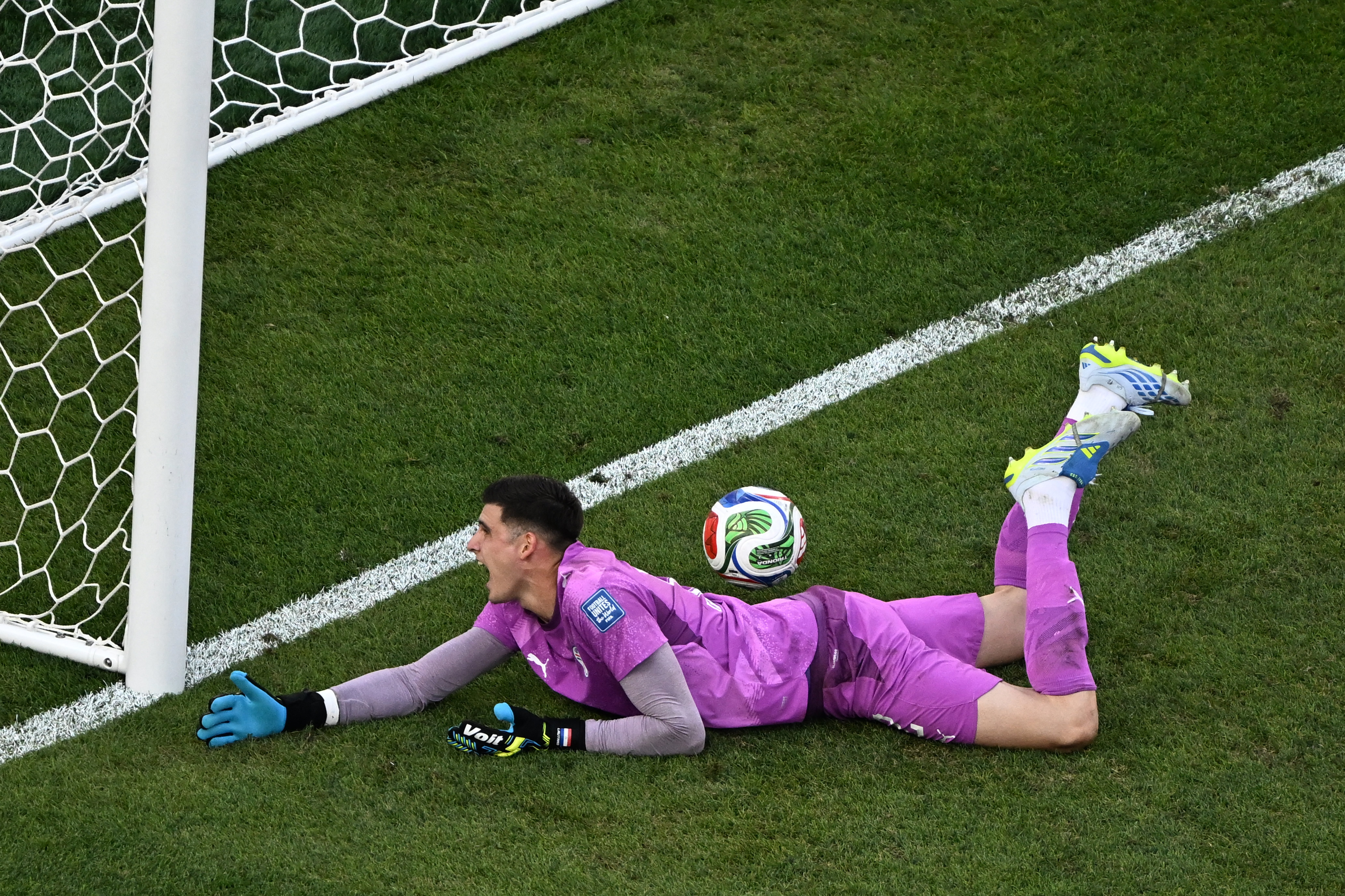 Paraguay shocks Germany; Japan falls
