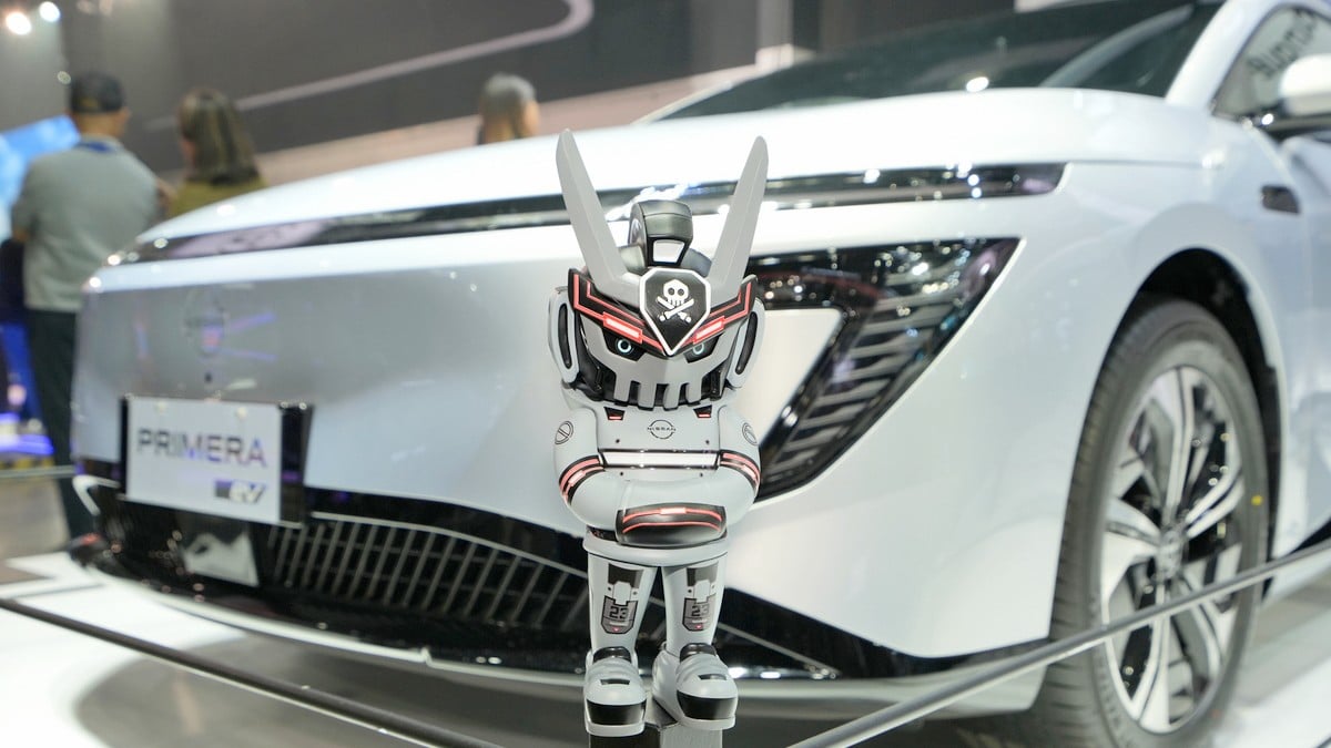 Nissan links electrified cars with toy art