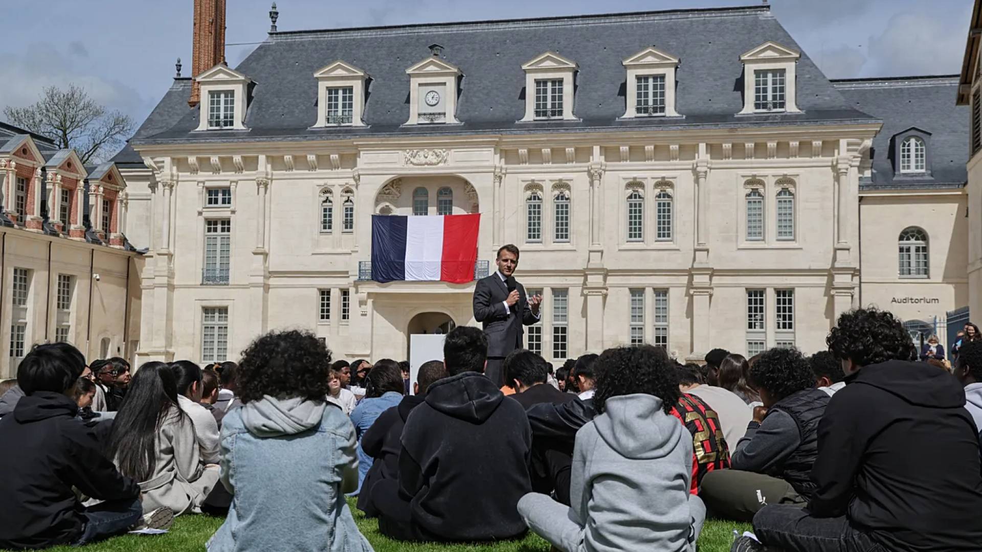 130M EUROS TO COOL SCHOOLS