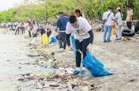 FGEN volunteers join Freedom Island cleanup.