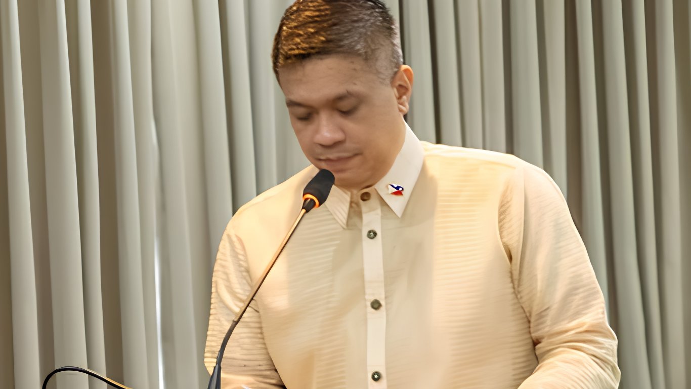 Councilor pushes stronger school 
security, ‘peace zones’
