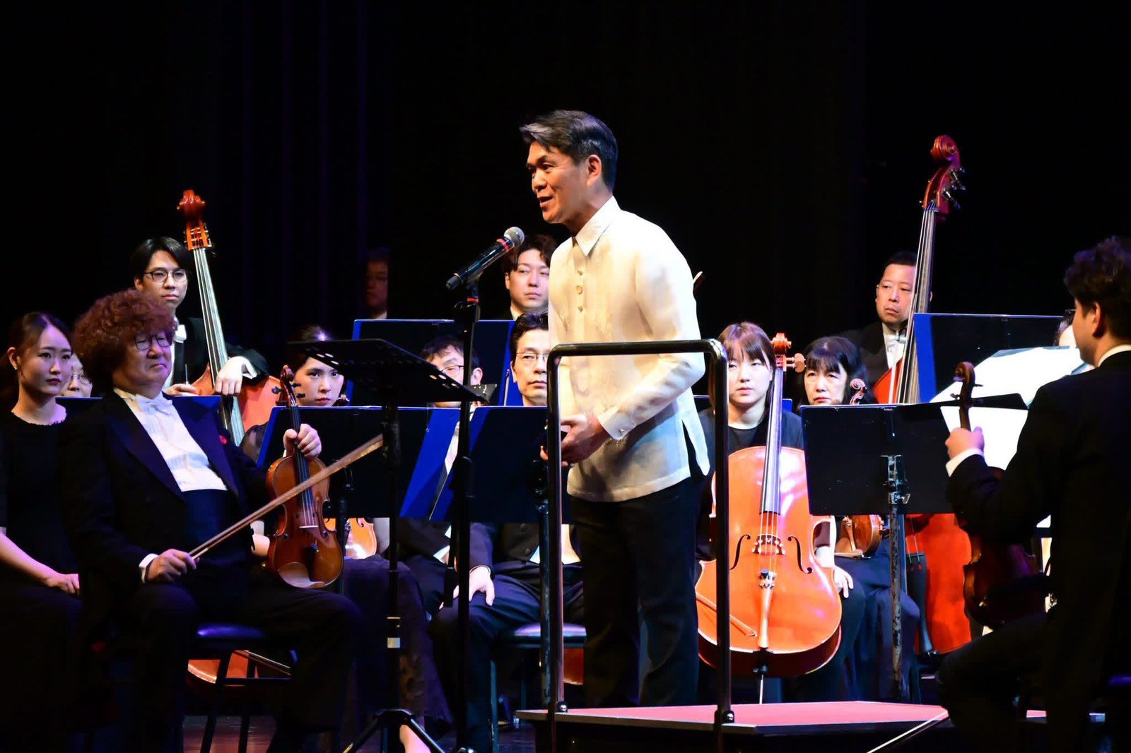 BOND IN BEETHOVEN