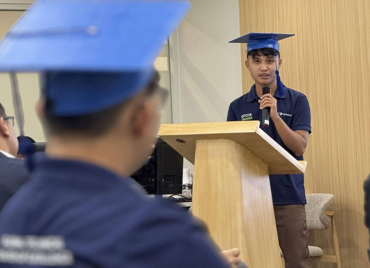 GTCOE’s inaugural Operations and Maintenance Basic program culminated in the graduation of 18 trainees, composed of 12 Filipinos and six Japanese professionals, with Engineer Jhanrod Jobell Enoc of AboitizPower’s Therma Luzon coming out as batch valedictorian.